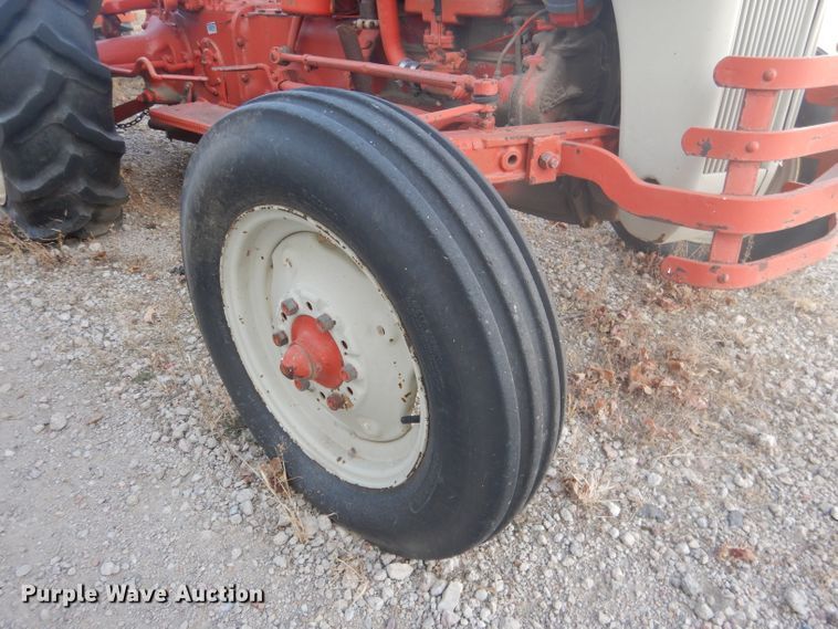 image for item DG5880 Ford tractor