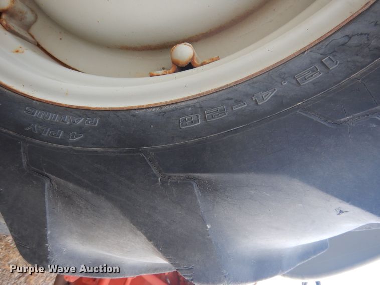 image for item DG5880 Ford tractor