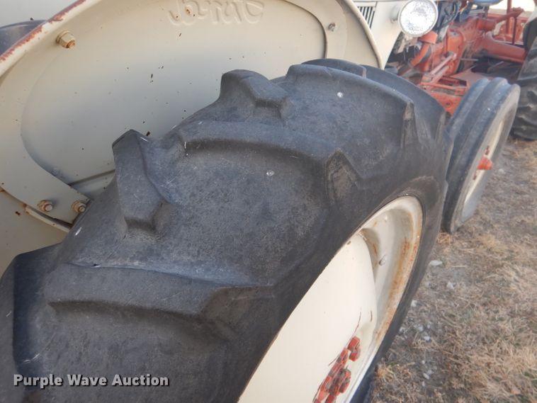 image for item DG5880 Ford tractor