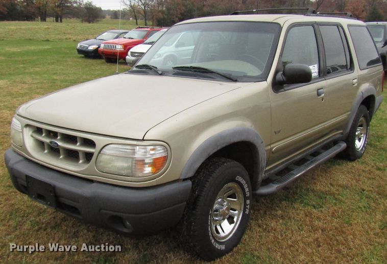 image for item DG6666 2000 Ford Explorer SUV