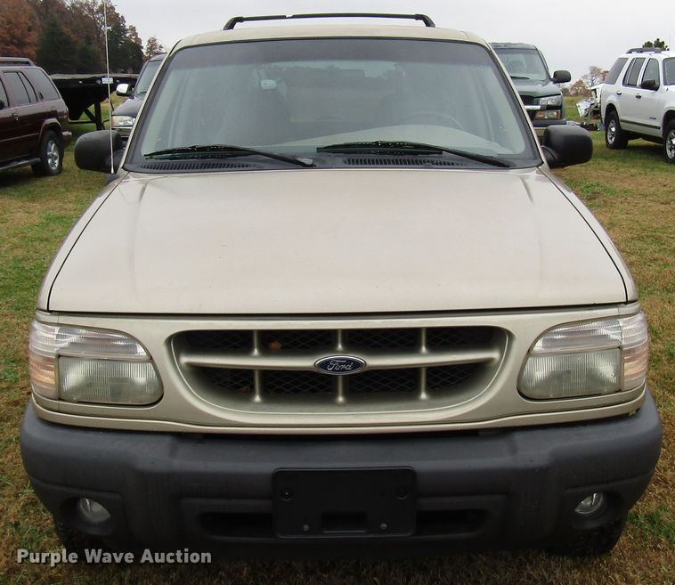 image for item DG6666 2000 Ford Explorer SUV