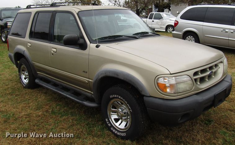 image for item DG6666 2000 Ford Explorer SUV