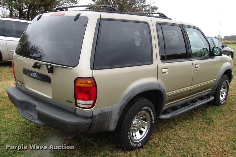 image for item DG6666 2000 Ford Explorer SUV