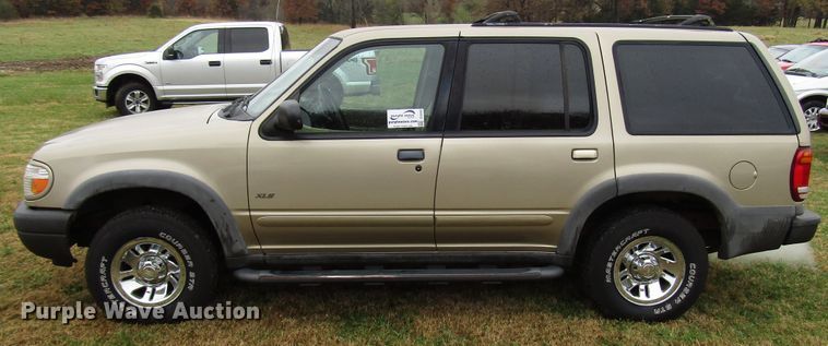 image for item DG6666 2000 Ford Explorer SUV