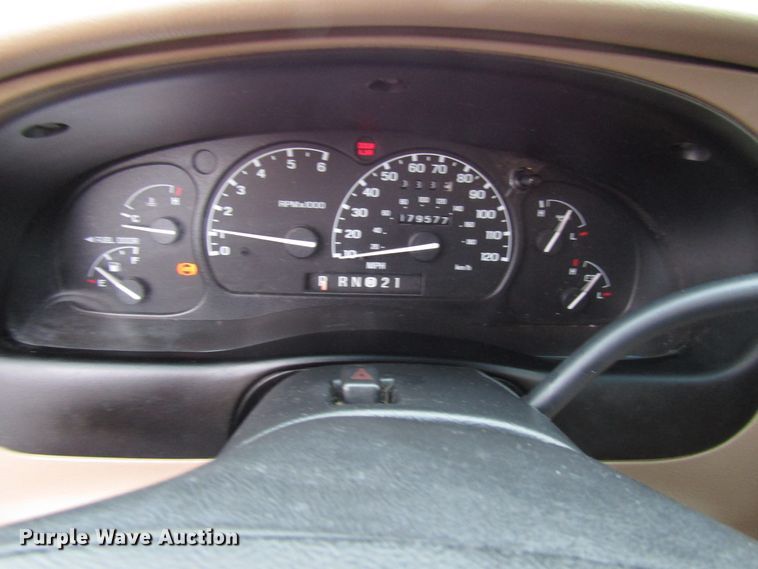 image for item DG6666 2000 Ford Explorer SUV