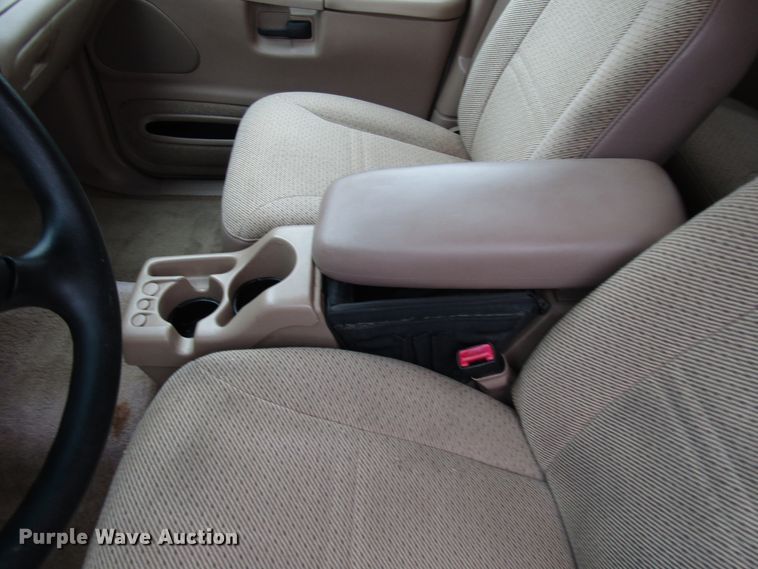 image for item DG6666 2000 Ford Explorer SUV