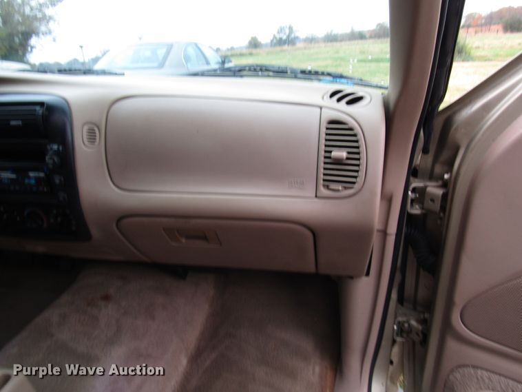 image for item DG6666 2000 Ford Explorer SUV