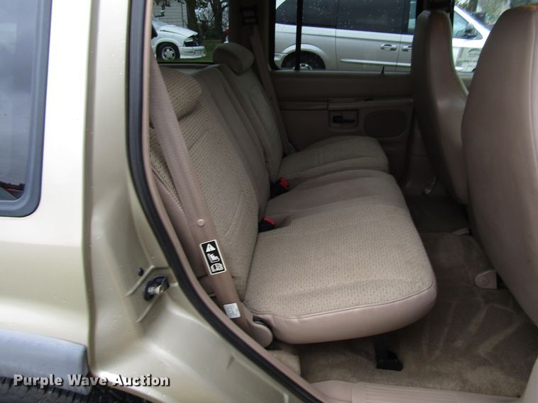 image for item DG6666 2000 Ford Explorer SUV