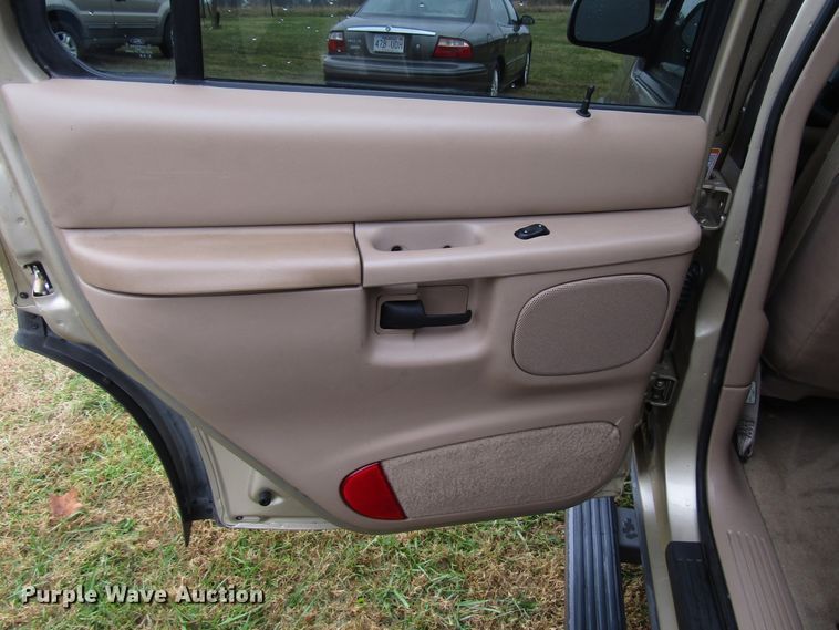 image for item DG6666 2000 Ford Explorer SUV