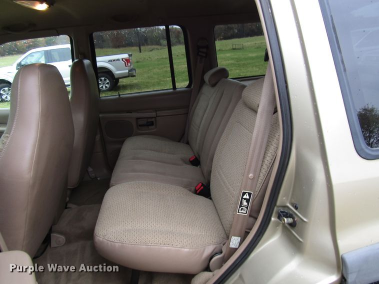 image for item DG6666 2000 Ford Explorer SUV