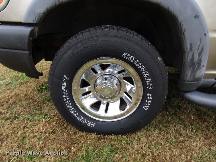 image for item DG6666 2000 Ford Explorer SUV