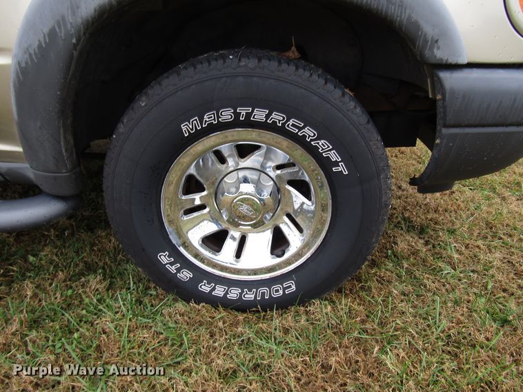 image for item DG6666 2000 Ford Explorer SUV