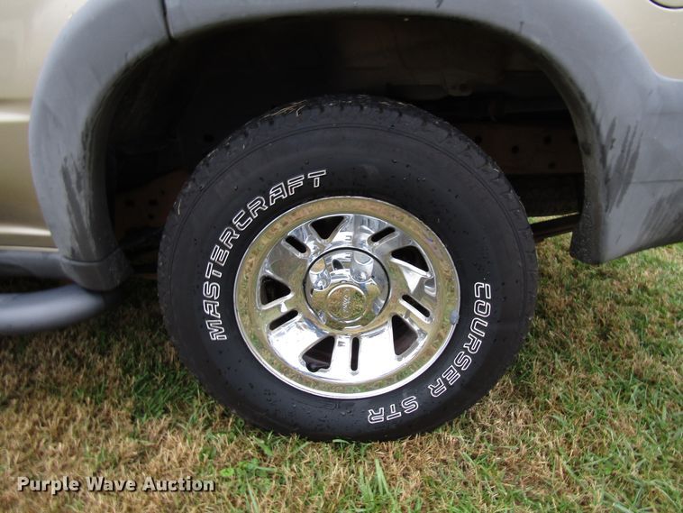 image for item DG6666 2000 Ford Explorer SUV