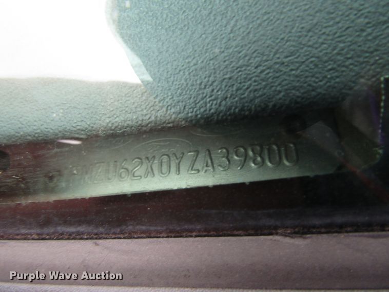 image for item DG6666 2000 Ford Explorer SUV