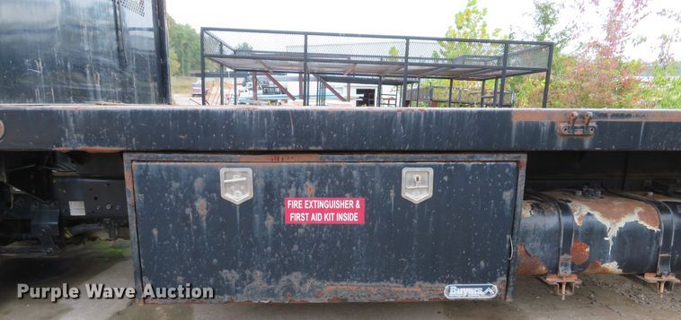 image for item DH1624 2006 Ford LCF flatbed truck