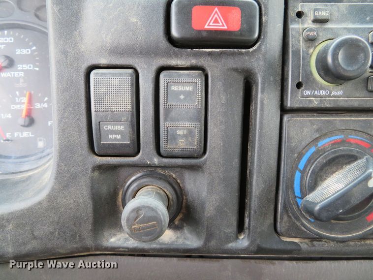 image for item DH1624 2006 Ford LCF flatbed truck