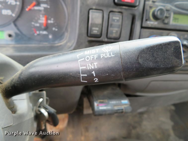 image for item DH1624 2006 Ford LCF flatbed truck