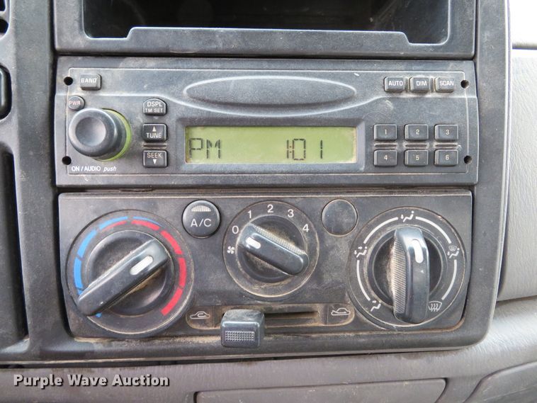 image for item DH1624 2006 Ford LCF flatbed truck