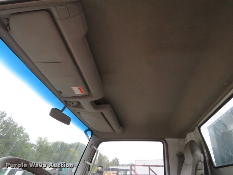 image for item DH1624 2006 Ford LCF flatbed truck