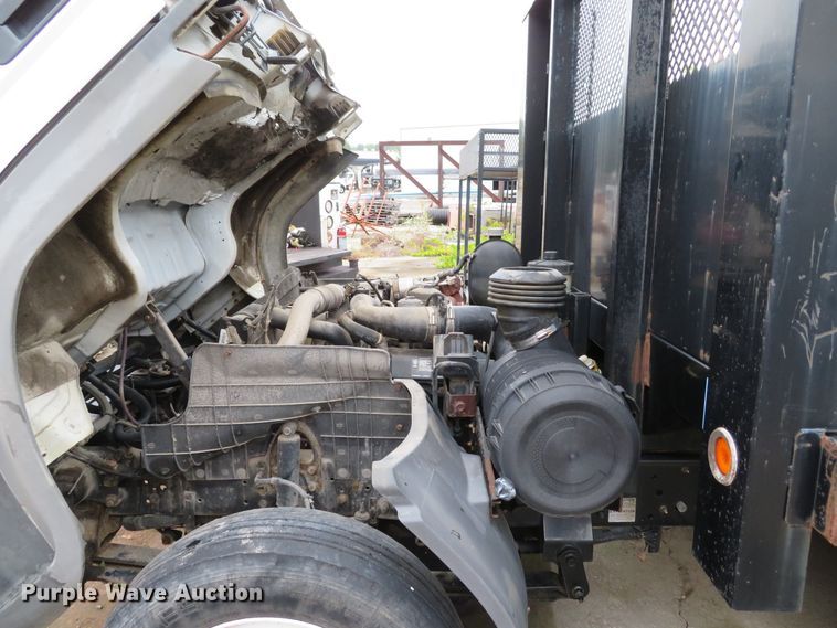 image for item DH1624 2006 Ford LCF flatbed truck