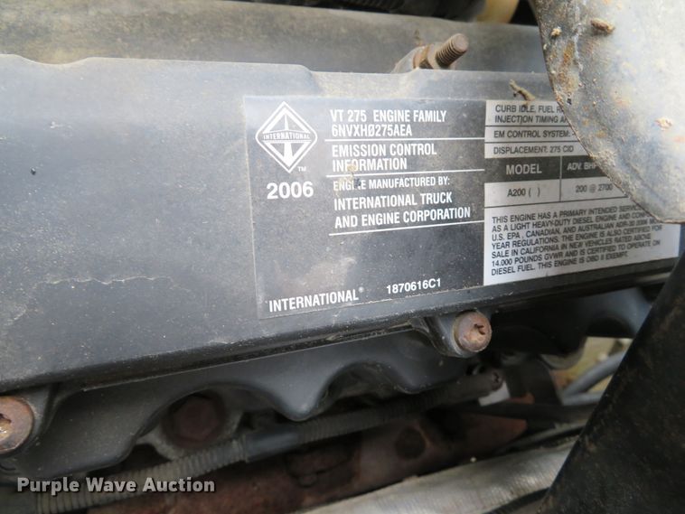 image for item DH1624 2006 Ford LCF flatbed truck