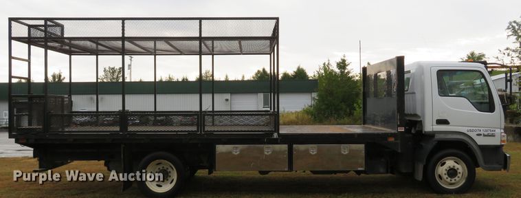 image for item DH1627 2009 Ford LCF flatbed truck