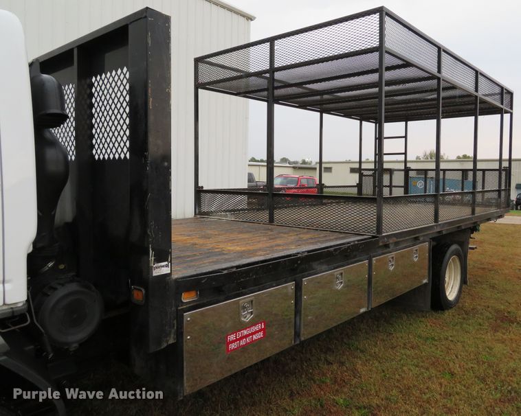 image for item DH1627 2009 Ford LCF flatbed truck