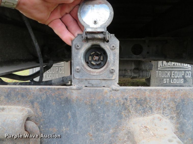 image for item DH1627 2009 Ford LCF flatbed truck