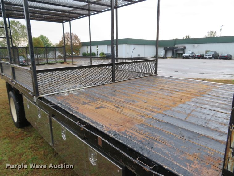 image for item DH1627 2009 Ford LCF flatbed truck