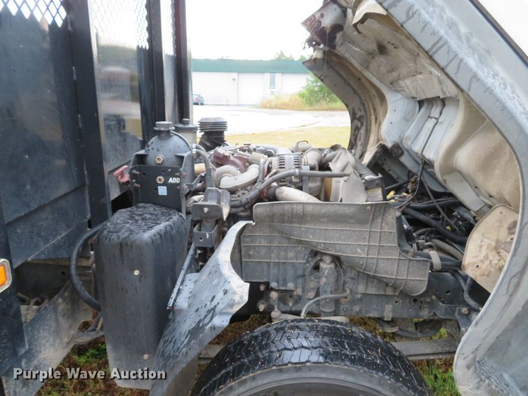 image for item DH1627 2009 Ford LCF flatbed truck