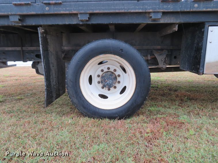 image for item DH1627 2009 Ford LCF flatbed truck