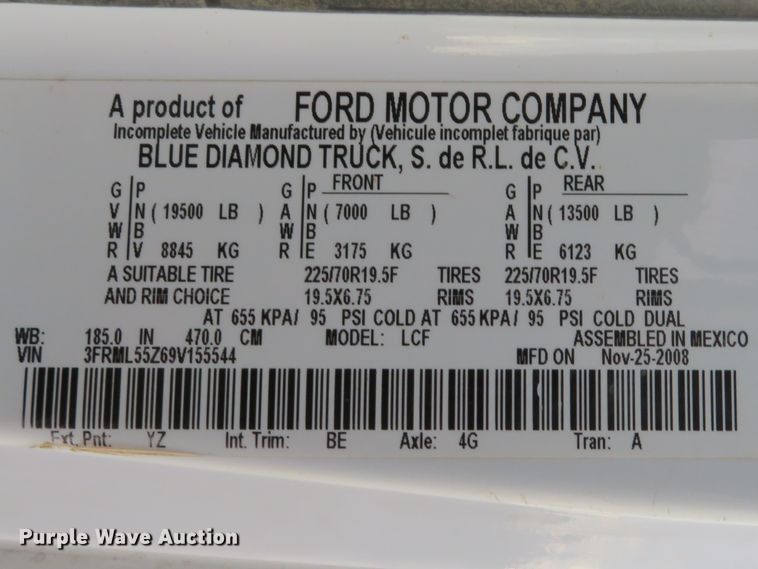 image for item DH1627 2009 Ford LCF flatbed truck