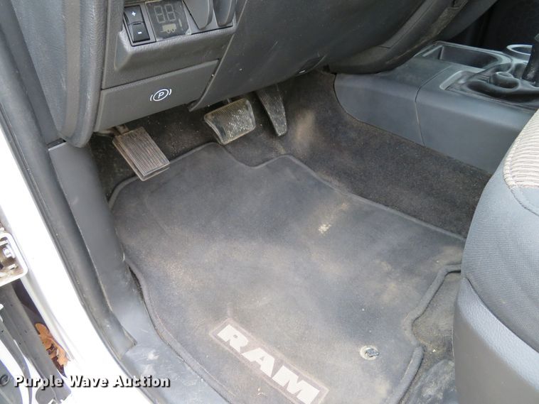 image for item DH1667 2012 Dodge Ram 2500HD Crew Cab pickup truck