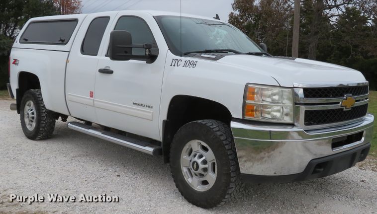 image for item DH1668 2011 Chevrolet Silverado 2500HD Ext. Cab pickup truck