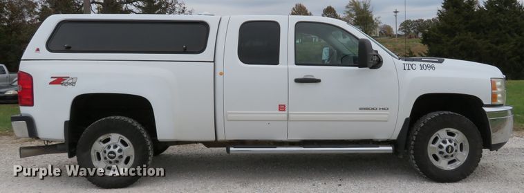 image for item DH1668 2011 Chevrolet Silverado 2500HD Ext. Cab pickup truck