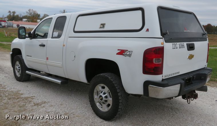 image for item DH1668 2011 Chevrolet Silverado 2500HD Ext. Cab pickup truck