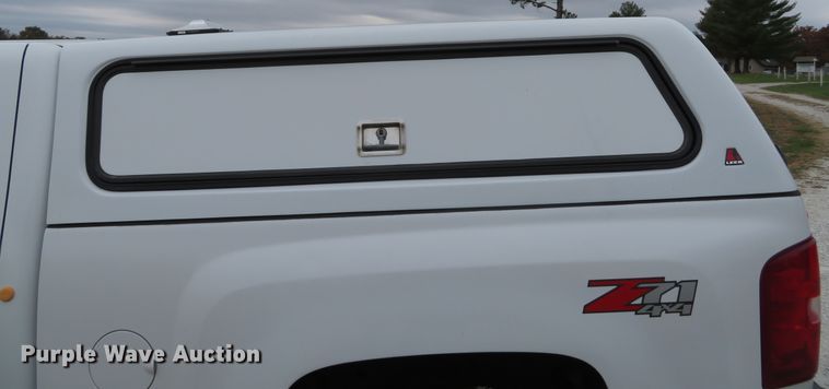 image for item DH1668 2011 Chevrolet Silverado 2500HD Ext. Cab pickup truck