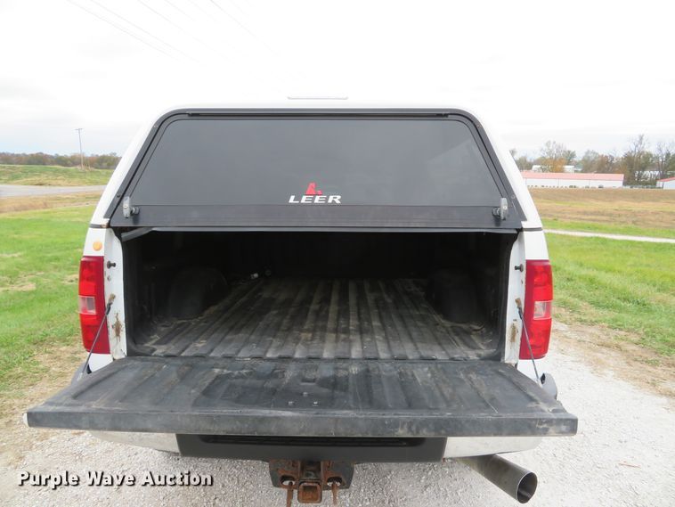 image for item DH1668 2011 Chevrolet Silverado 2500HD Ext. Cab pickup truck