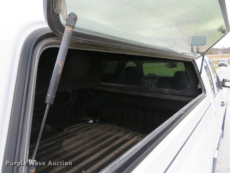 image for item DH1668 2011 Chevrolet Silverado 2500HD Ext. Cab pickup truck