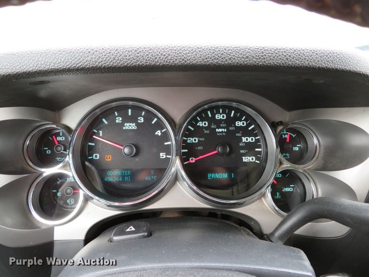 image for item DH1668 2011 Chevrolet Silverado 2500HD Ext. Cab pickup truck