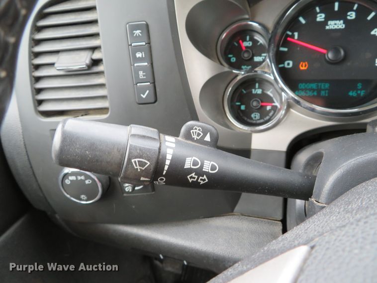 image for item DH1668 2011 Chevrolet Silverado 2500HD Ext. Cab pickup truck