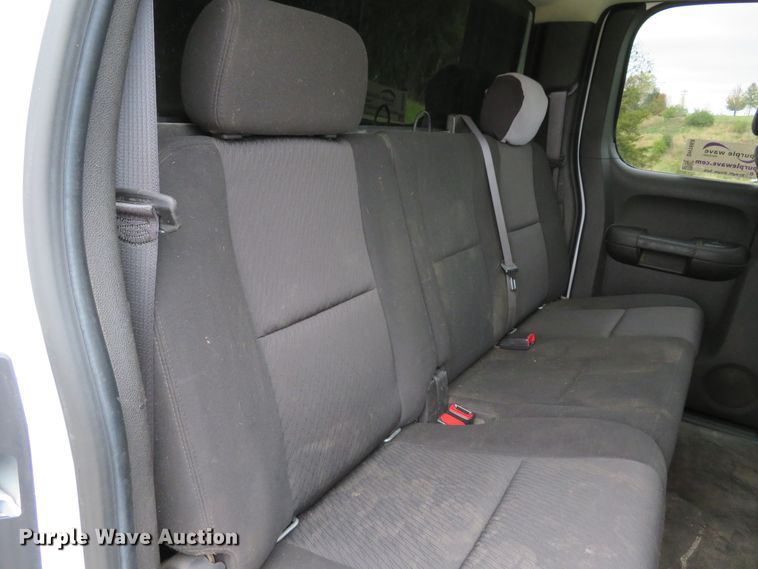 image for item DH1668 2011 Chevrolet Silverado 2500HD Ext. Cab pickup truck