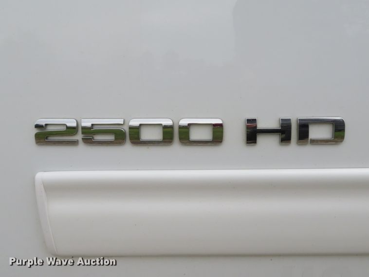 image for item DH1668 2011 Chevrolet Silverado 2500HD Ext. Cab pickup truck