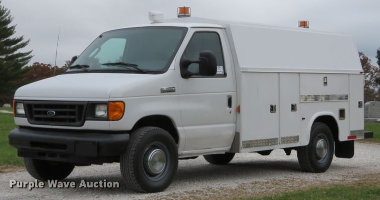 image for item DH1669 2006 Ford E350 Super Duty utility van