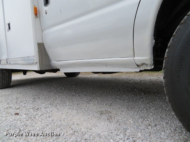 image for item DH1669 2006 Ford E350 Super Duty utility van