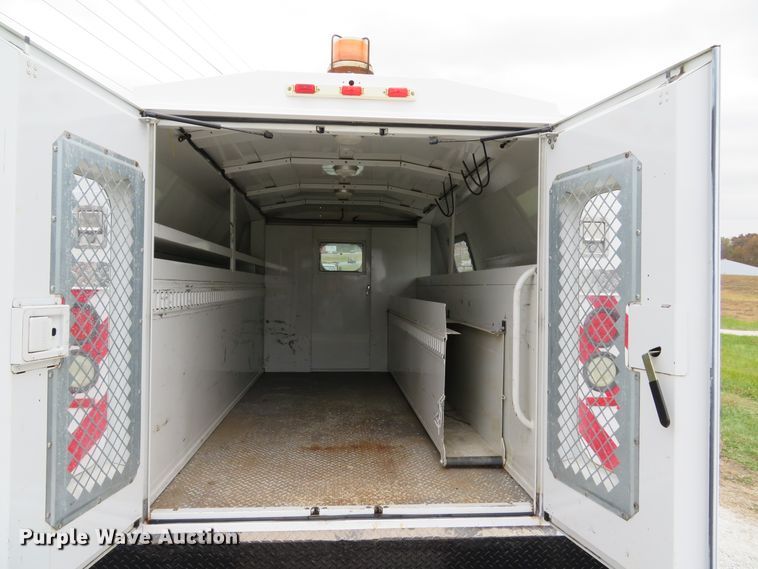 image for item DH1669 2006 Ford E350 Super Duty utility van