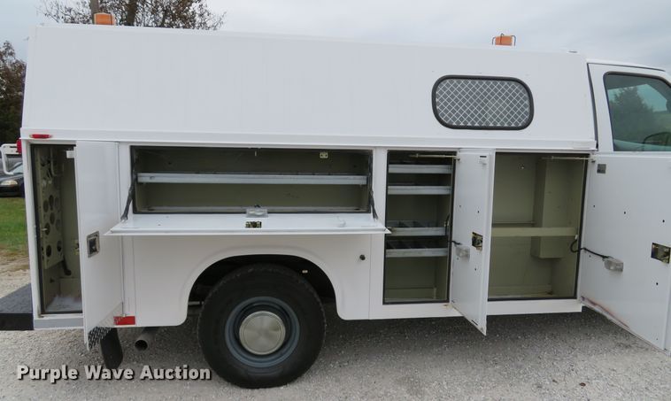 image for item DH1669 2006 Ford E350 Super Duty utility van