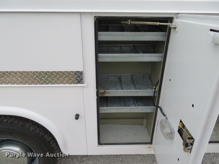 image for item DH1669 2006 Ford E350 Super Duty utility van