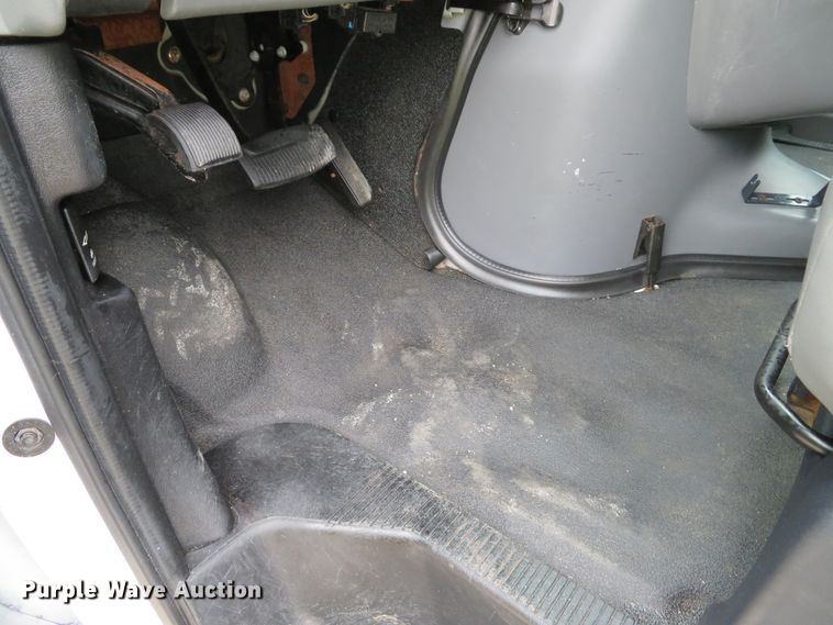 image for item DH1669 2006 Ford E350 Super Duty utility van