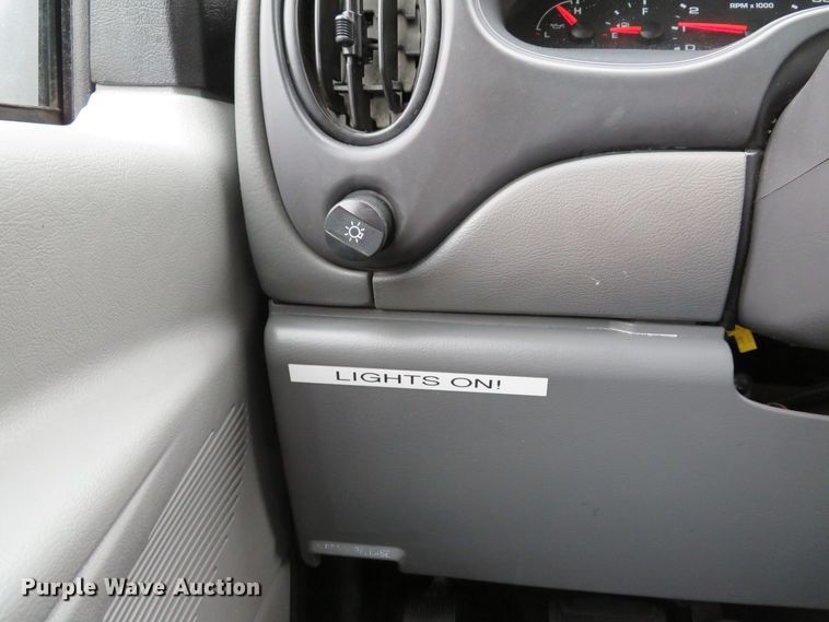 image for item DH1669 2006 Ford E350 Super Duty utility van